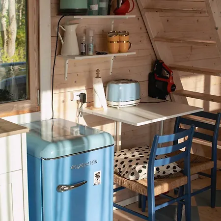 Mereaeaerne Helesinine Suvemaja Holiday home *